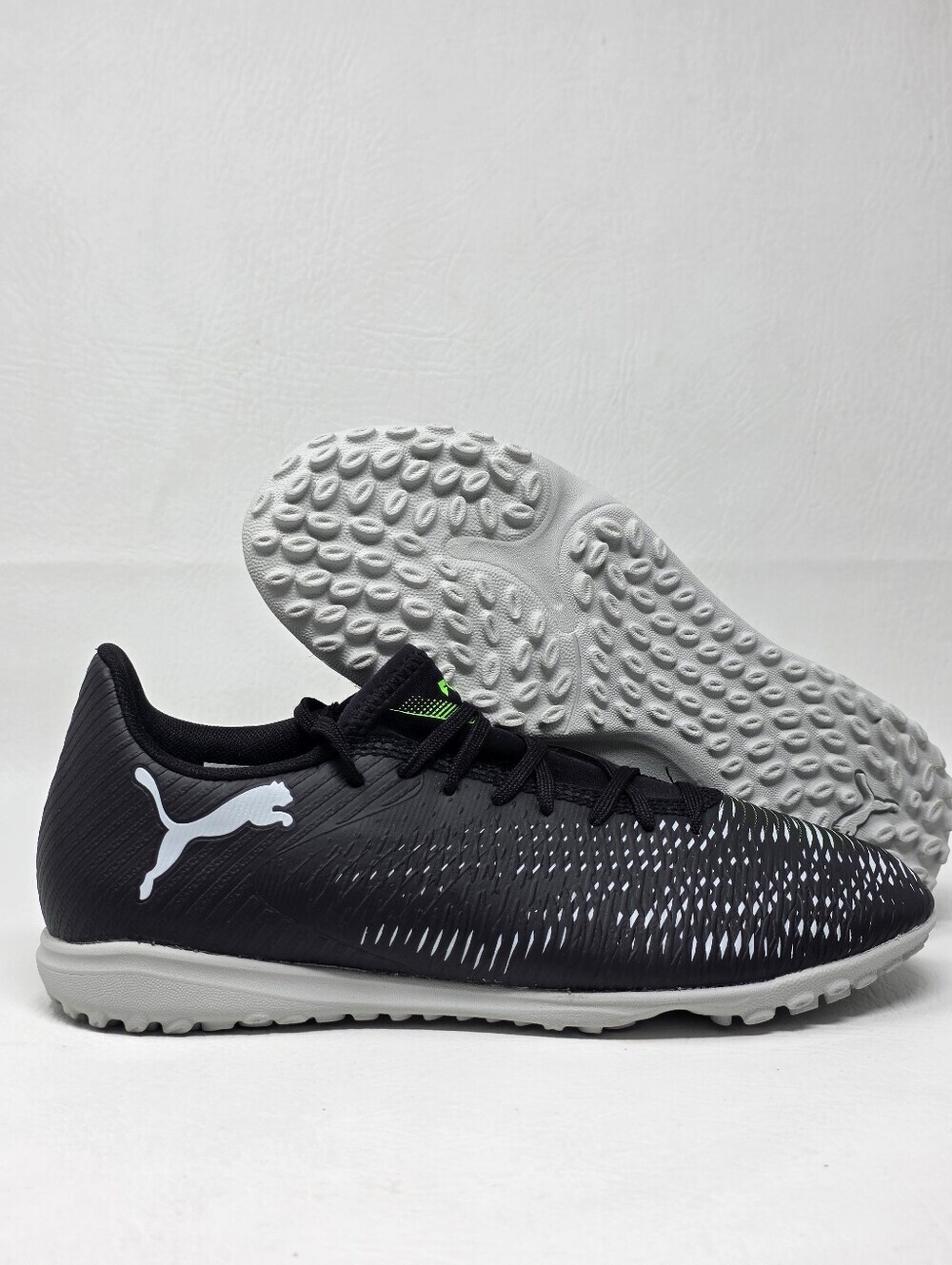 Puma Future 8 Match TF turf Soccer Cleats Black Green Men's Size 6.5 108378-02